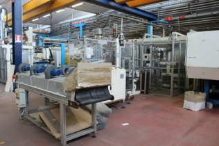 Thumb13-Linea automatica di confezionamento a servizio delle 2 presse Nestal con matricole 9N 98015 e 9N 98014 varie riferimento lotto 367 inventario Ac 8463  000 00